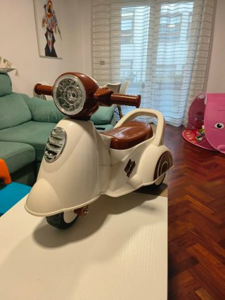 Moto correpasillos infantil