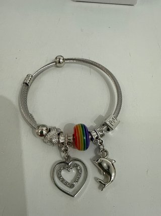 Pulsera Plateada con Abalorios