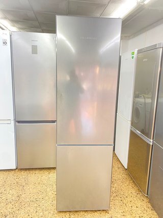 NEVERA MARCA LIEBHERR A+++ no frost