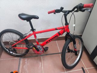 Bicicleta Infantil Btwin Roja