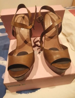 Sandalias de tacón Aldo marrones