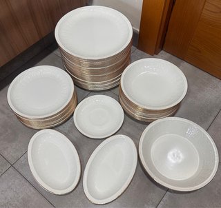 Vajilla de Porcelana Pontesa con Filo de Oro