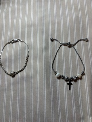 2 Pulseras Plateadas