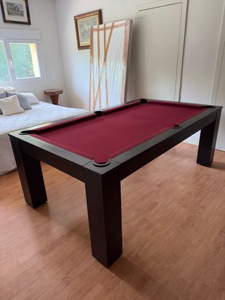 Mesa de Billar con Tapete Burdeos