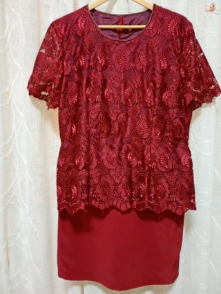 Conjunto de Fiesta Rojo con Encaje
