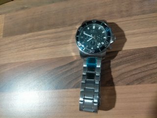 Reloj Invicta Plateado y Negro