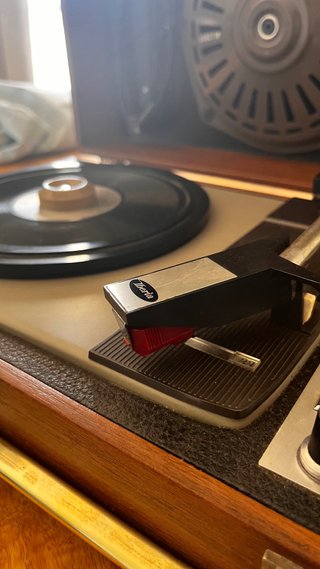Tocadiscos y Radio Vintage Iberia