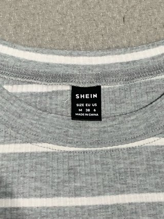 Camiseta Shein Gris a Rayas Talla M