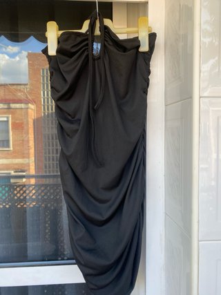 Vestido negro ajustado