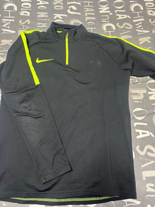 Sudadera Nike Negra y Amarilla