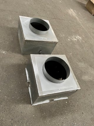 2 Cajas de Ventilación Metálicas