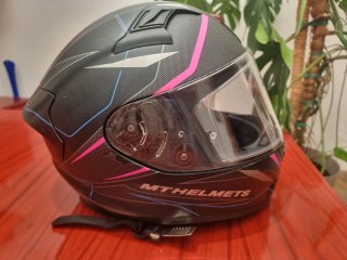 Casco Integral MT Helmets Negro y Rosa
