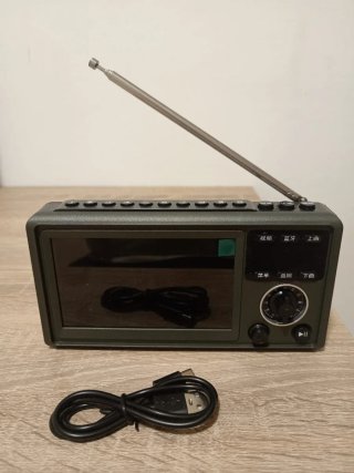 Radio Portátil con Antena