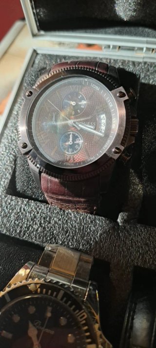 Orologio Guess con cinturino in pelle