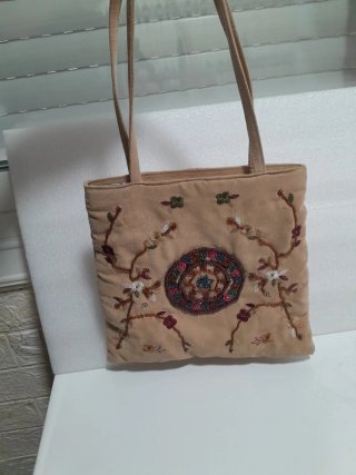 Bolso Benini Beige con Bordados
