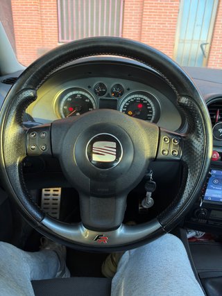 Volante SEAT Ibiza / León FR