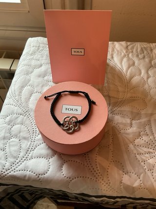 Pulsera Tous de cordón y flor de plata