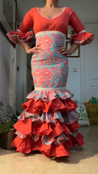 Traje de flamenca coral estampado cachemir