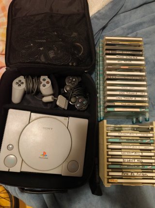 Consola Sony PlayStation 1 con juegos