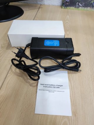 Cargador para Batería Zontes