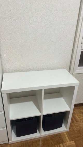 Estante Blanco de 4 Huecos nuevo Ikea.