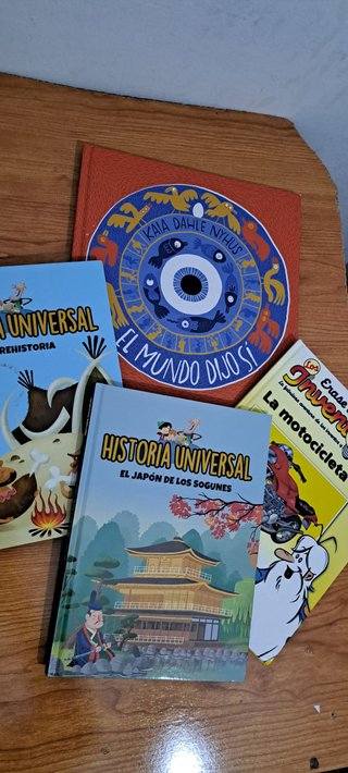 LOTE 4 LIBROS DE HISTORIA INFANTIL/JUVENIL