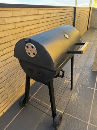 Barbacoa de Carbón con Tapa