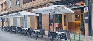 Se traspasa asador ,rte con terraza.