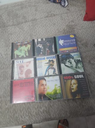 Lote de 16 CDs de música variada