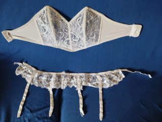 Conjunto de Lencería Blanco con Encaje