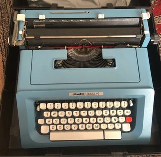 Máquina de escribir Olivetti Studio 46