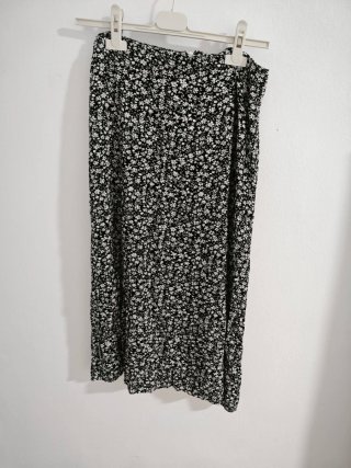 Falda midi estampada floral