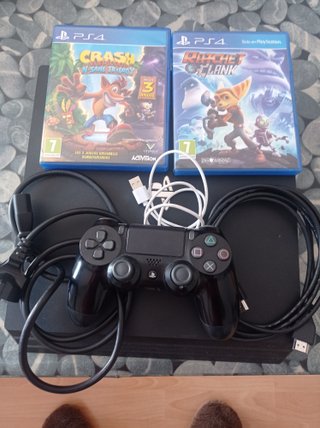 PS4 Pro 1TB con Mando y 2 Juegos, cargador, cables