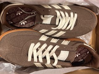Zapatillas Adidas Marrones