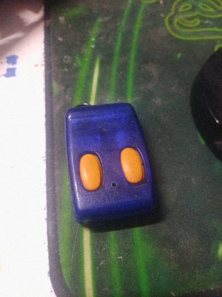 Mando de garaje azul