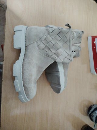 Botines de Piel Vuelta Beige