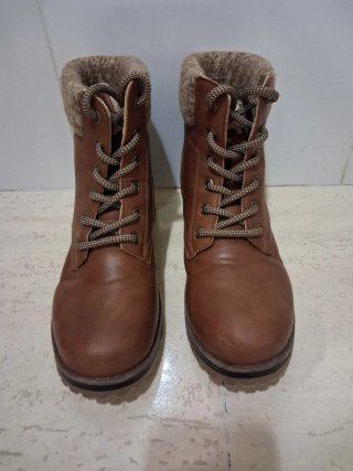 Botines de mujer marrones. Talla 39.