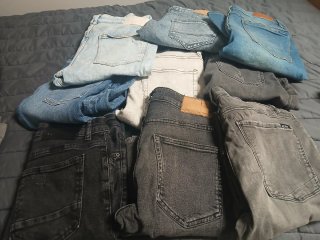 Cada vaquero es individual y se vende a 10 eur .