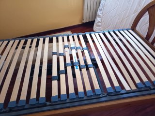 Cama articulada de madera funciona perfectamene