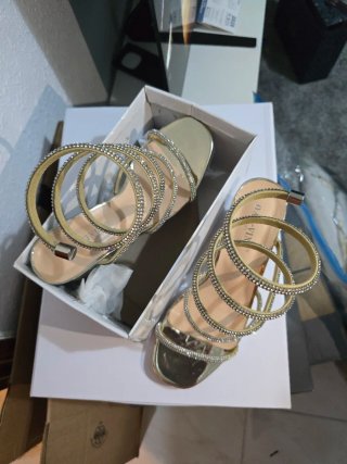 Sandalias Altas Doradas con Pedrería