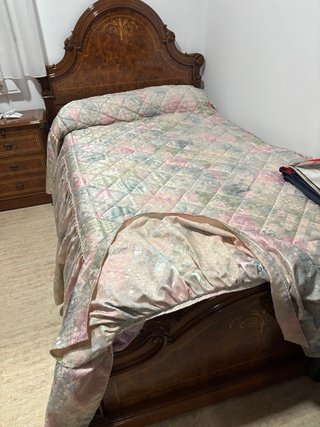 Cama con Cabecero de Madera
