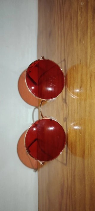 Lentes de Sol rojas rollo John Lennon