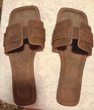 Sandalias Planas Marrones y blancas