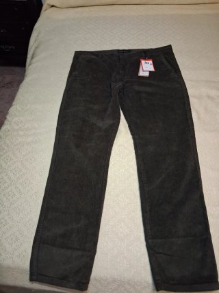 Pantalón de pana verde oliva