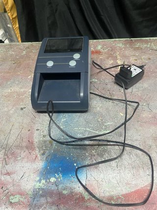 Detector de billetes falsos