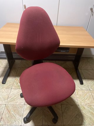 Silla de oficina roja