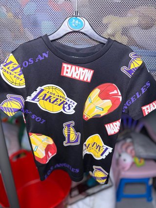 Camiseta Los Angeles Lakers x Marvel