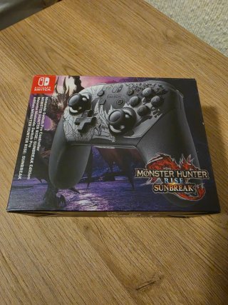 Mando Pro Switch Monster Hunter Sunbreak