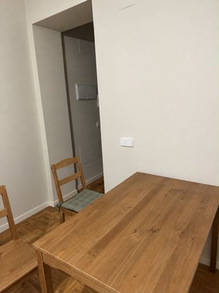 Mesa de comedor de madera