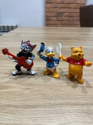 Lote de 3 figuras de personajes